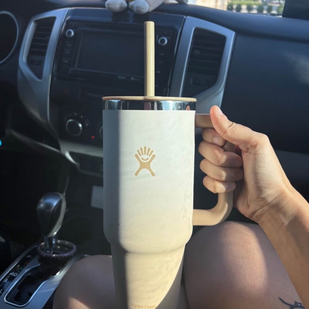 Hydro Flask Sand Tumbler with Handle